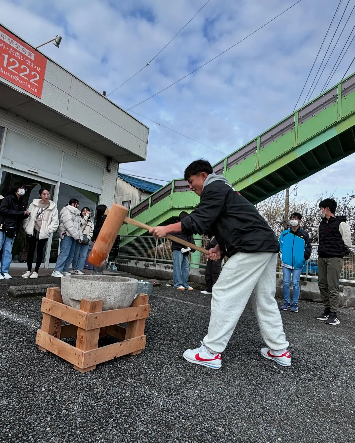 今日は今年最後のイベント〝餅つき〟