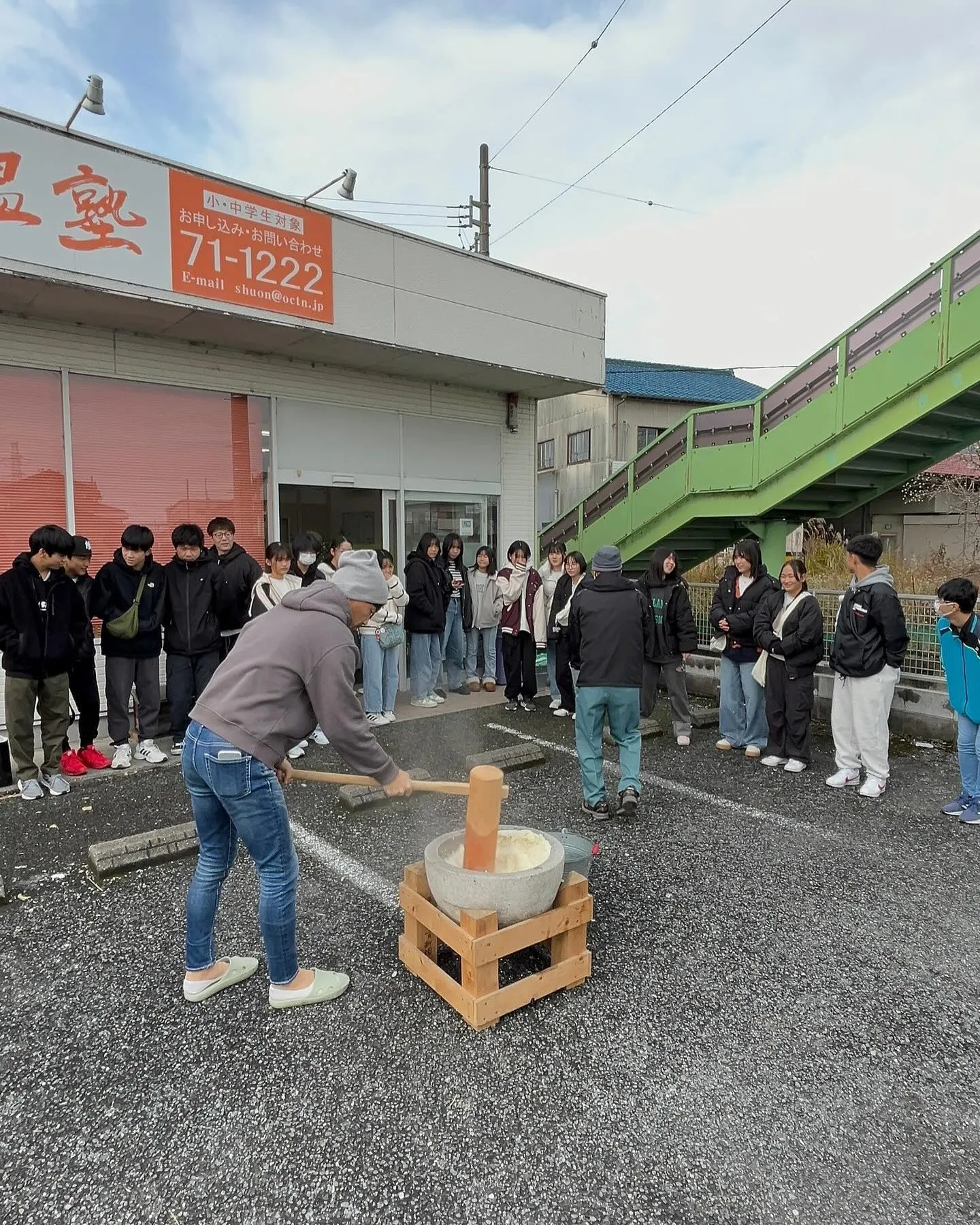 今日は今年最後のイベント〝餅つき〟