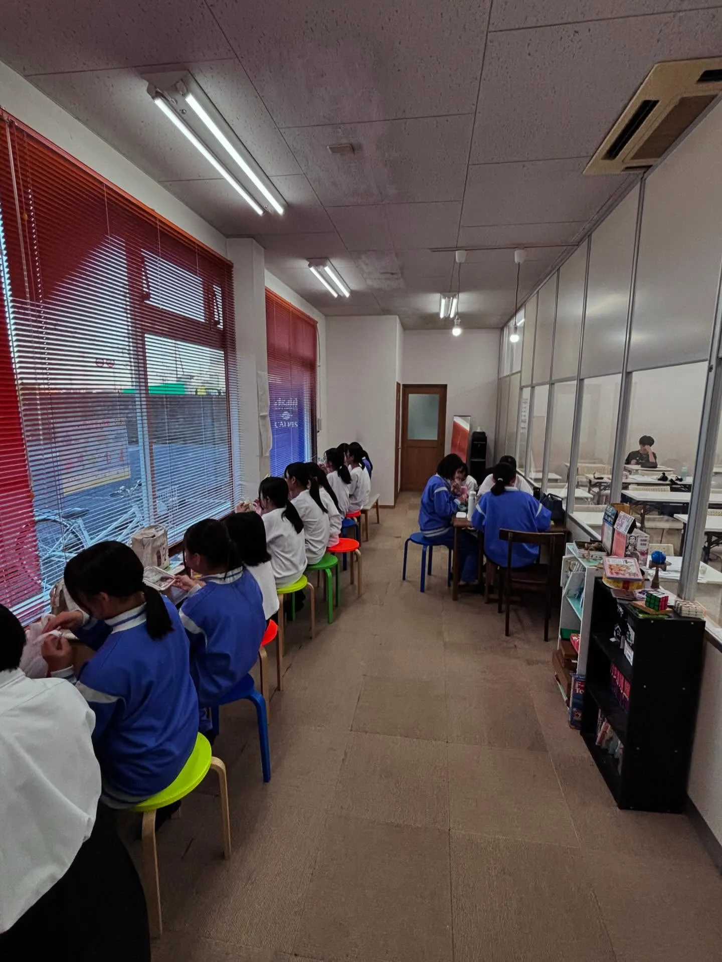 定期テストひと月前になると、自主的に勉強を始める生徒がちらほ...